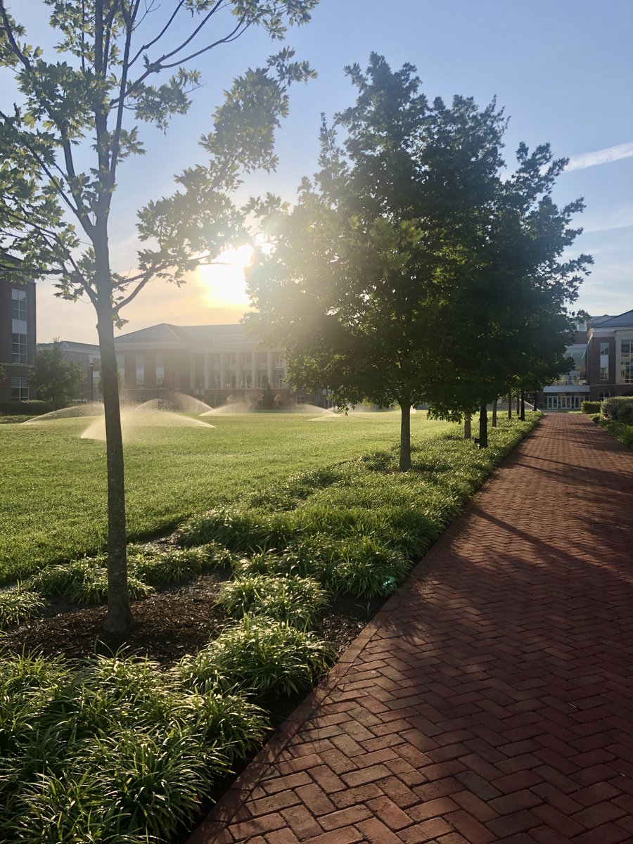 LibertyULibrary's tweet image. Morning walks through campus have some of the best views. Are you an early bird or a night owl? We're open from 7:30 a.m. to 11:45 p.m. most weekdays to serve all our students! #LibraryViews #JFLibrary
