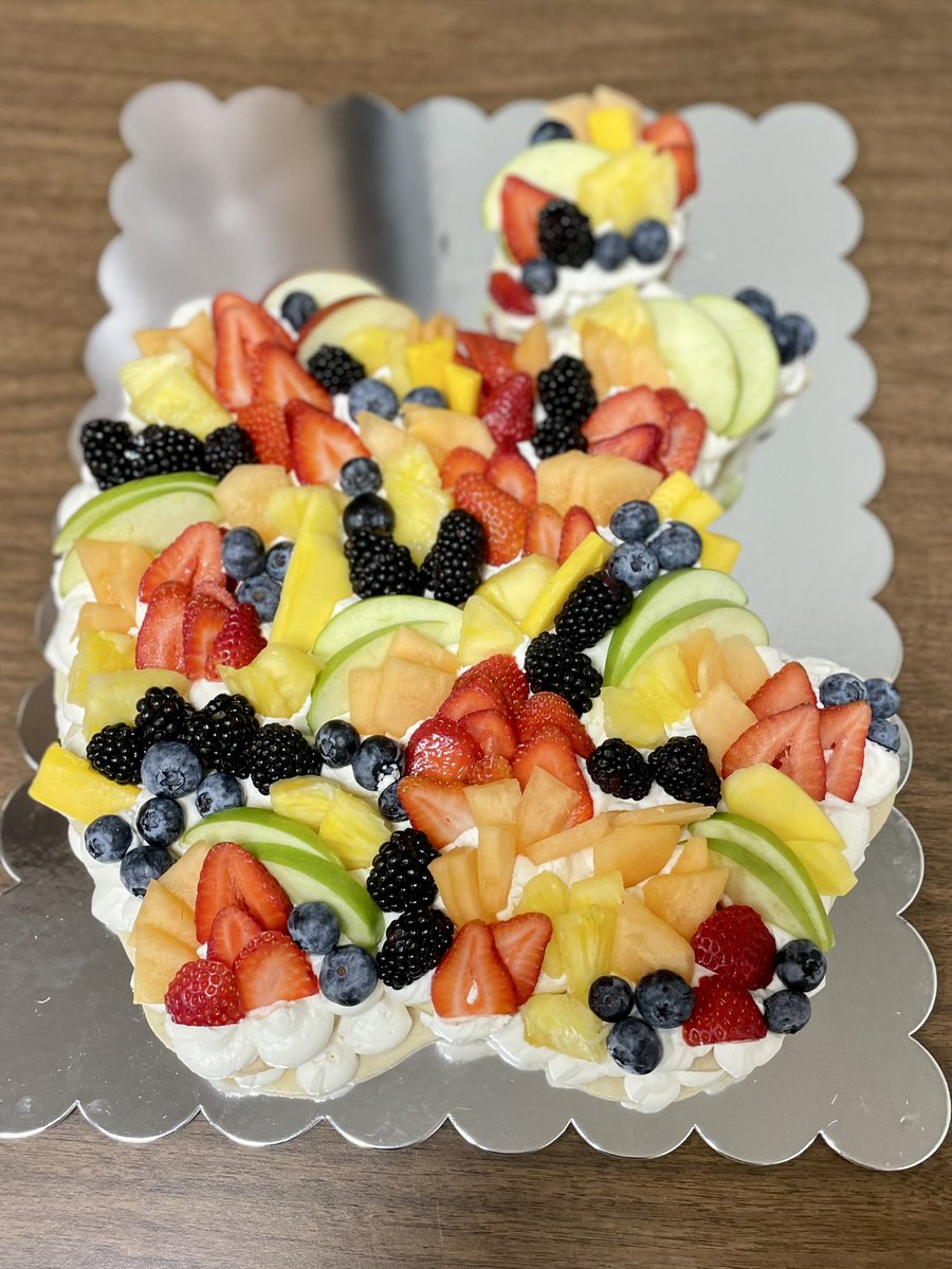 cbenjaminanp's tweet photo. Enjoying a fruit pizza at our #AppleLearning workshop! Yummy!! I’m excited to work with a cohort of 24 teachers this year in our #NEapplelearningacademy https://t.co/HYUPTHzbGF