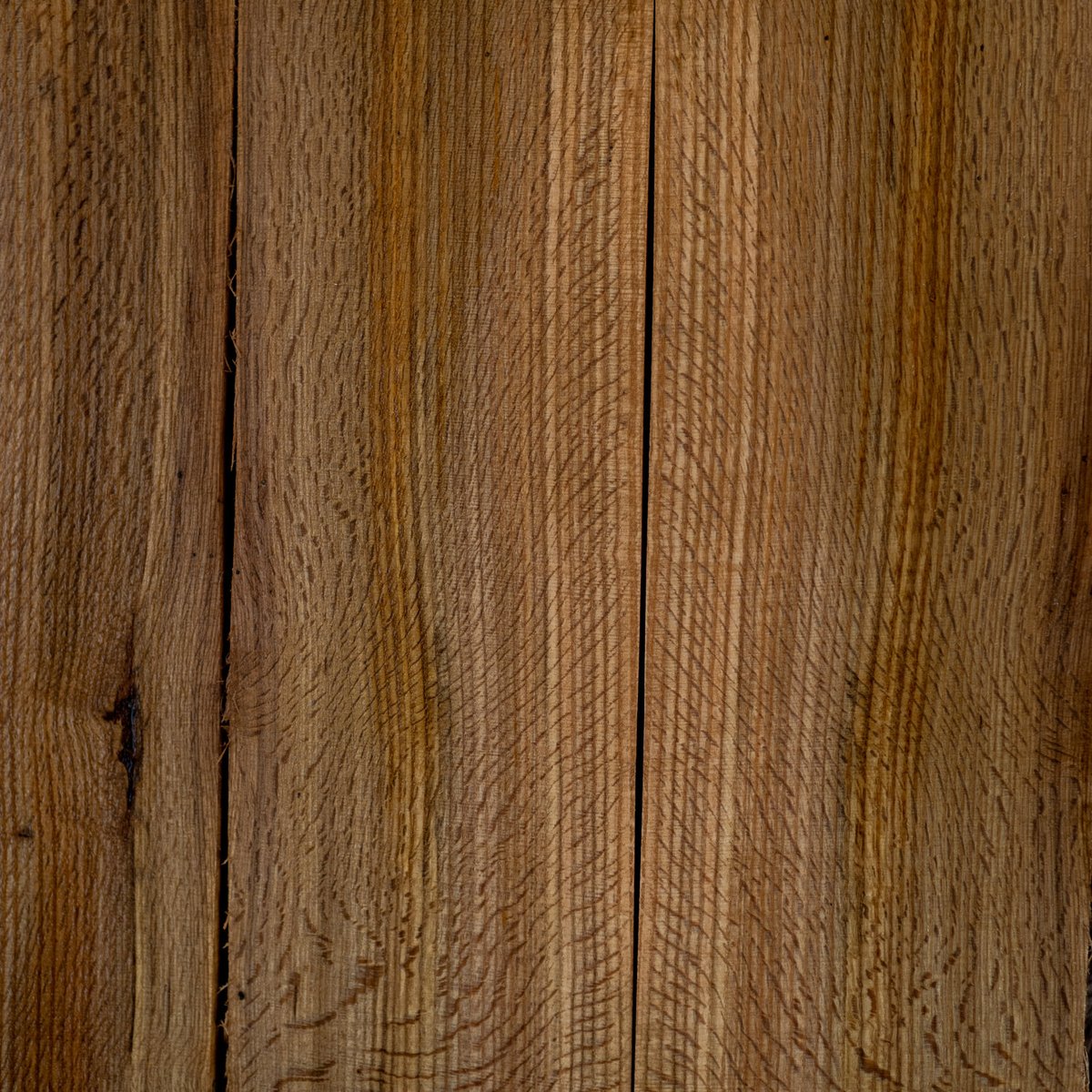 WorkshopGardens's tweet photo. Milling up a pile of red oak stickers… decided to save this beauties for something pretty later! #workshopatthegardens #woodmizer #sawmill #redoak #quartersawnoak #mn #minnesota #minnesotawood #locallumber @woodmizer_usa https://t.co/pSA8K5YcuQ