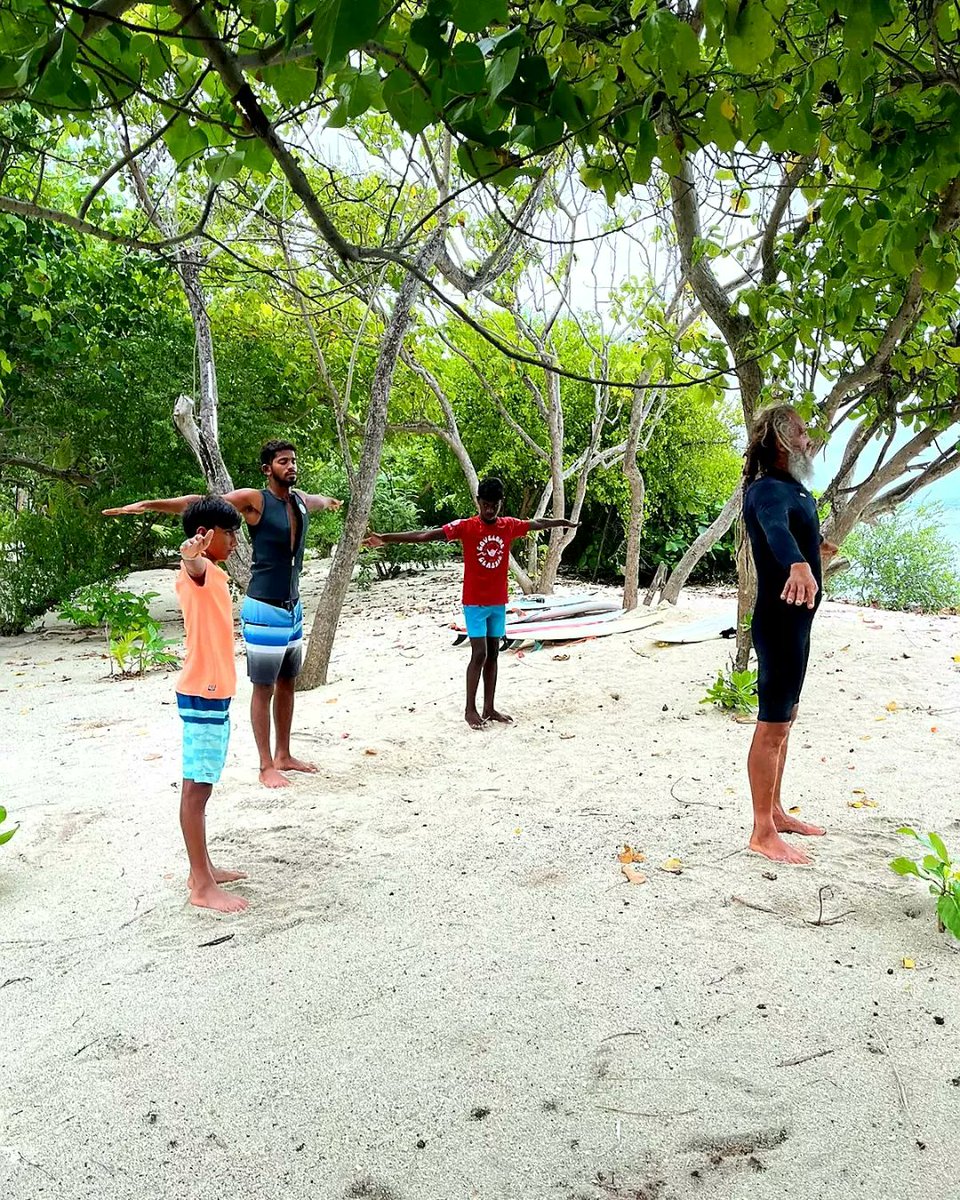 coralinn_mv's tweet photo. On land training for surfing 🤙🏾
@surfturfindia #Maldives #Thulusdhoo #surfcamp #surfcoaching #surfer #workout #indianocean #tropics https://t.co/CGRQf4WanH