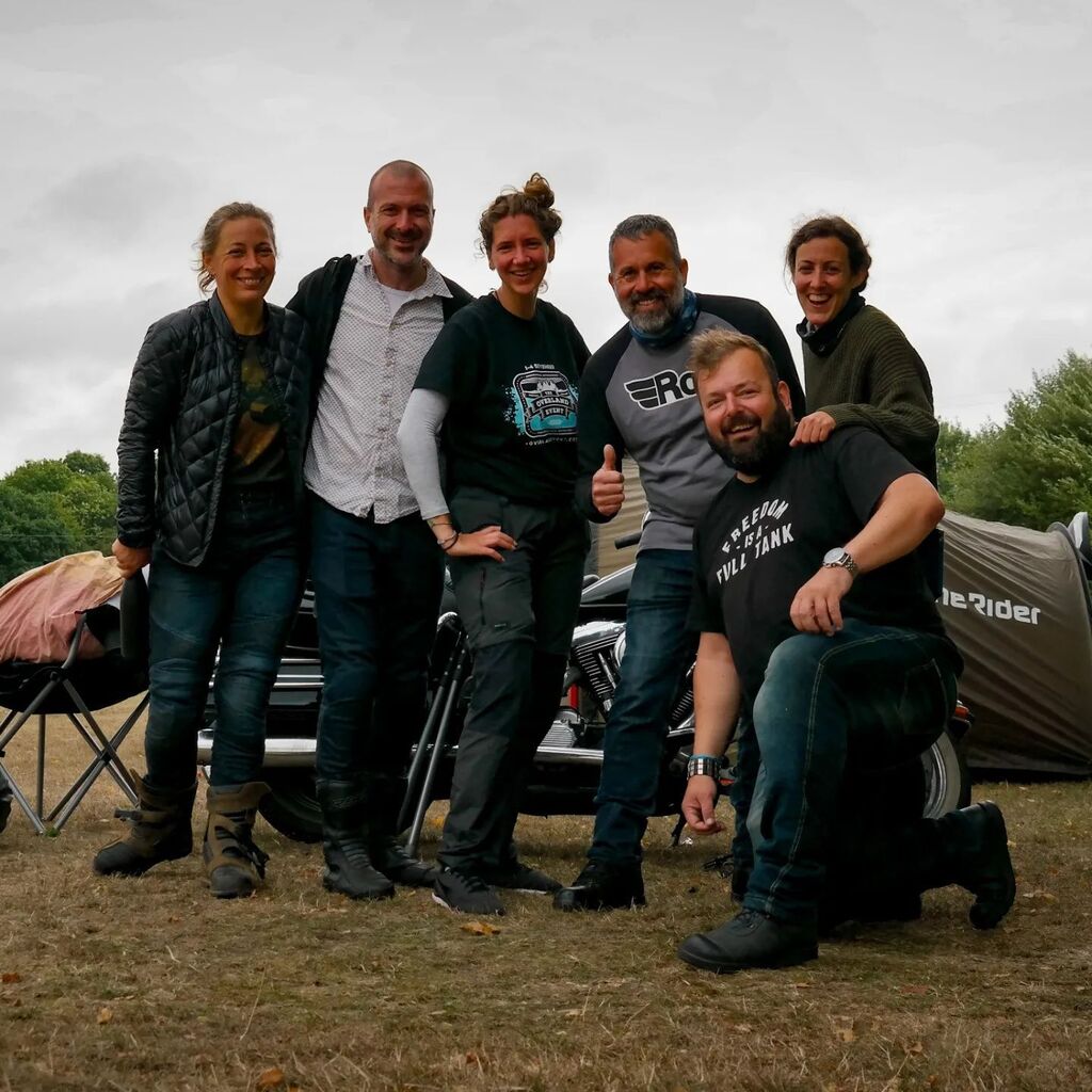 Bosrover's tweet photo. This is what @overlandevent is about...meeting old friends...making many new friends..listento stories. Tell some yourself....make plans and laugha lot..and riding a djepr of course! Already looking forward to next year!
.
.
.

#happydays #ontheroad #su… https://t.co/4FVZf06AaJ https://t.co/RZ3bEjcqNX