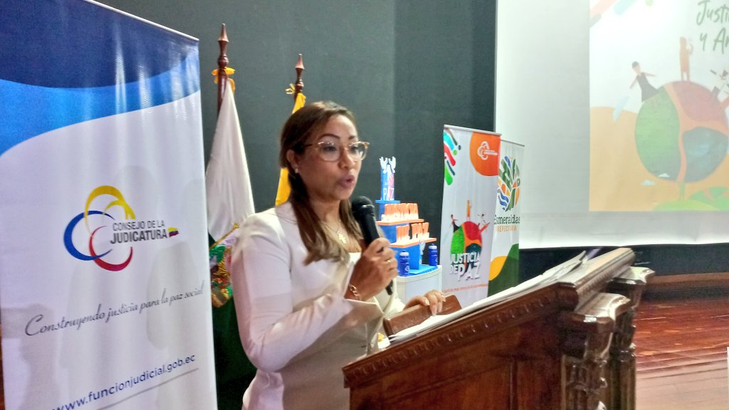 EsmeraldasCJ's tweet photo. #GabrielaLara: En Esmeraldas contamos con 21 jueces de paz, en Muisne, Esmeraldas,  Rioverde, San Lorenzo, Eloy Alfaro y Quinindé. Los jueces de paz son elegidos por sus propias comunidades, con base en el respeto, consideración y apoyo que la población deposita en ellos. https://t.co/738gsWjFwn