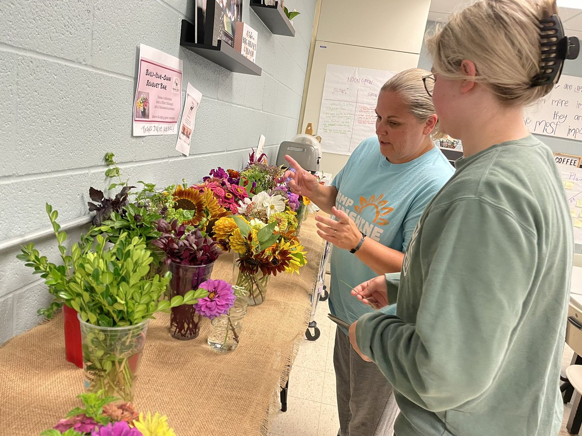 kathrynadrake's tweet photo. Build-your-own-bouquet bar is a “fresh” new idea for us! Can’t wait for teachers to come in tomorrow morning! Amazing blooms from a local farm and my personal favorite… write a positive message to yourself! #selfcompasion @ghschools @ghapspeach #culture https://t.co/04REfCztLQ
