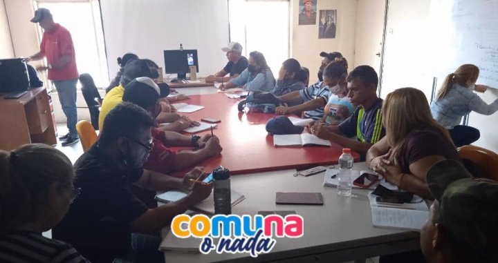 Mpcomunas_Lara's tweet photo. Desde @fcomunalara2022  se realiza Videoconferencia de trabajo orientando las Líneas estratégicas para los promotores integrales en los procesos organizativos del Poder Popular 

#ComunaONada
#VamosAReencontrarnos https://t.co/4H2EBFZf0Z
