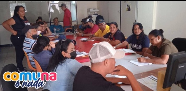 Mpcomunas_Lara's tweet photo. Desde @fcomunalara2022  se realiza Videoconferencia de trabajo orientando las Líneas estratégicas para los promotores integrales en los procesos organizativos del Poder Popular 

#ComunaONada
#VamosAReencontrarnos https://t.co/4H2EBFZf0Z
