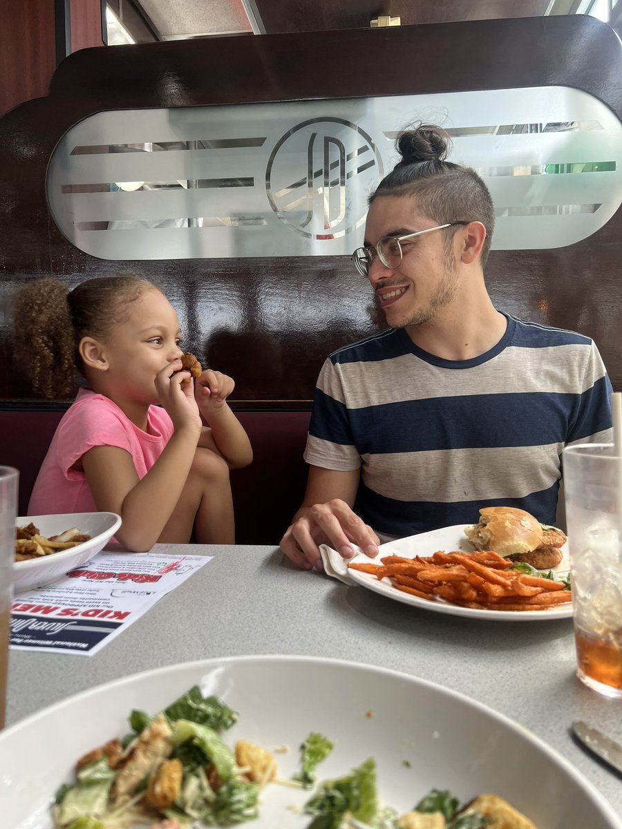 feltttie's tweet photo. Look at these cutie pies https://t.co/GgrXMwgtxl