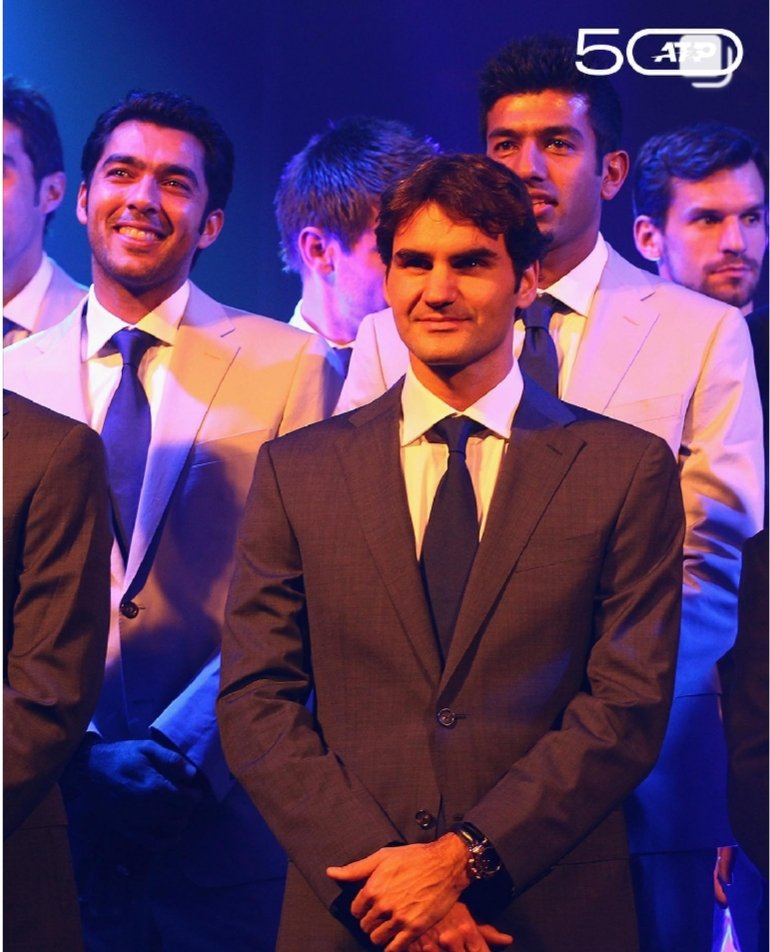 Whos is checking who out on the big screen in this pic 😂
<a href="/rogerfederer/">Roger Federer</a> 
<a href="/rohanbopanna/">Rohan Bopanna</a> 
<a href="/atptour/">ATP Tour</a>