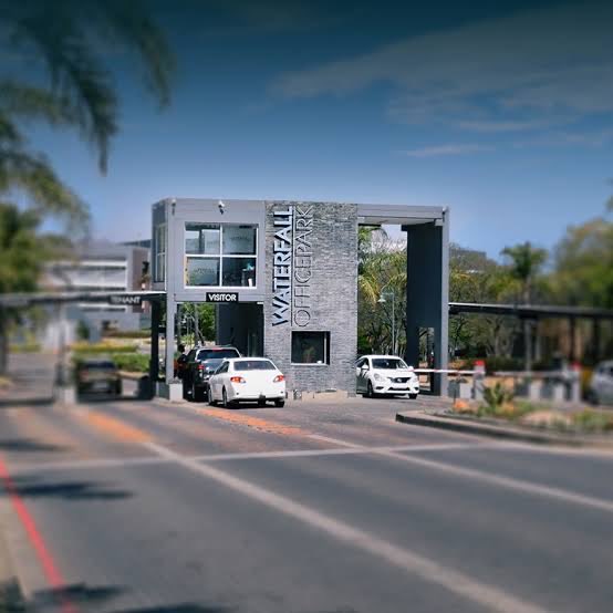 [GOOD SERVICE]
I spent just under 15min today, renewing my driving license. The Waterfall Licensing Department is what we dream of government services to be, fast, efficient, and friendly. 

Many thanks to officer MS Maemu and team for the great service.👌🏾⁦<a href="/TrafficRTMC/">Road Traffic Management Corporation (RTMC)</a>⁩