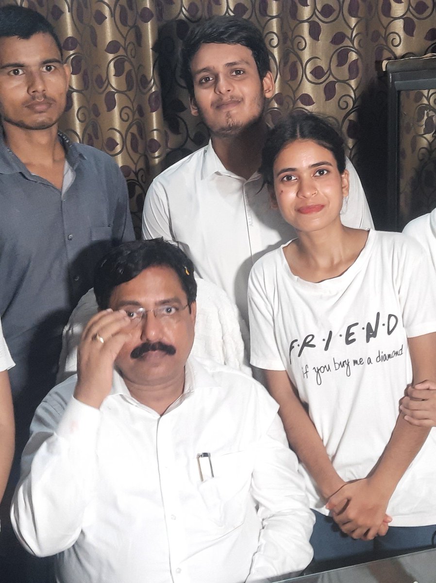 YadavG007's tweet photo. Guru ji ❤️🙏🏻
SRI SAGIR AHMAD SIR 🤗❤️
ईश्वर आपको हमेशा ख़ुश और स्वस्थ रखें, ऐसी मैं कामना करता हूँ 🙏 प्यार एवं आदर सहित ❤️🙏🏻
#SAGIR_AHMAD_SIR_PATNA
#Math_Teacher #PATNA https://t.co/TtfGjQnTOZ
