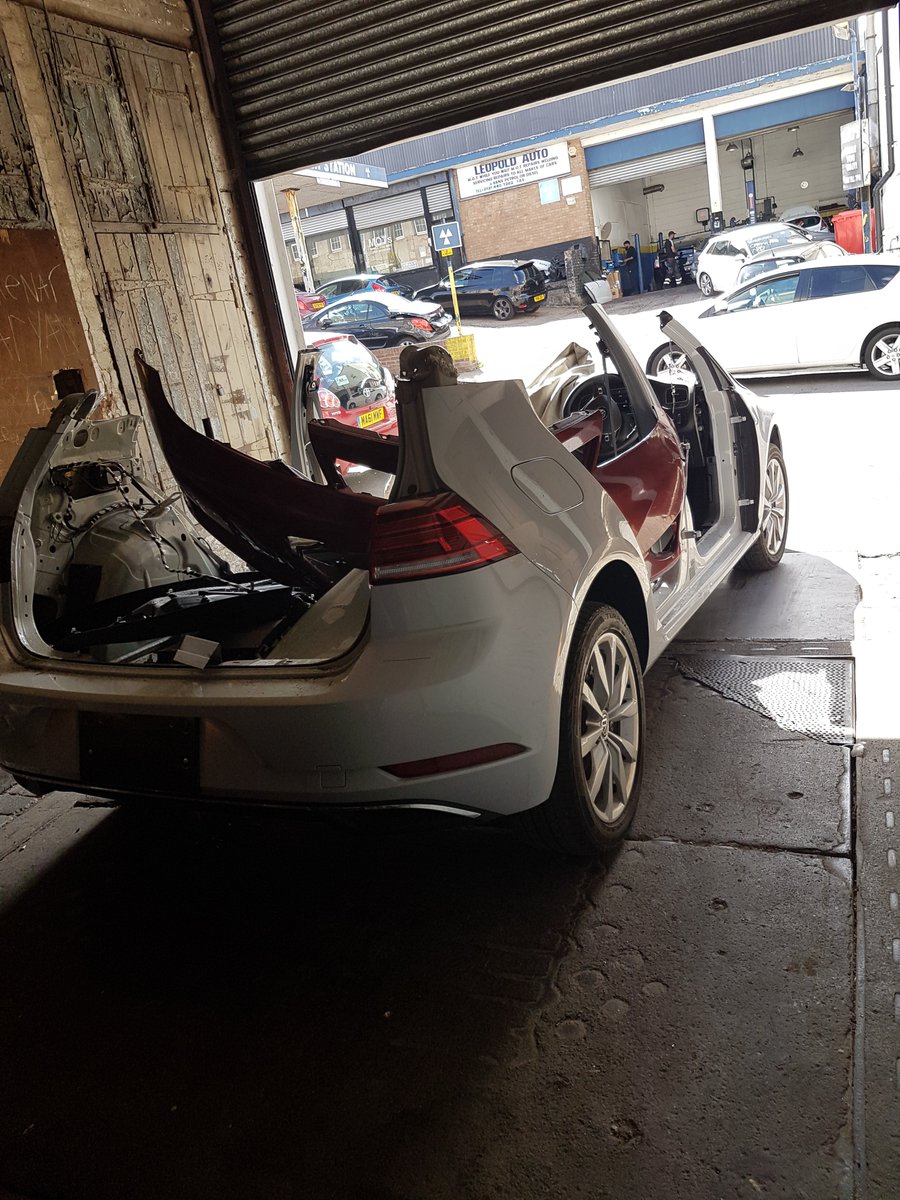MyGarden_Uk's tweet photo. I didn't know VW made a new Golf Cabriolet for the UK market as per this govts new trade deal and safety polices. 😂🤣

It was started up when I saw it.

@des_farrand 
@Hyperion_PSN 
#Golf 
#VW 
#convertible
#JustaJoke

#TorySewageParty 
#RegulationBonfire 
#ItsSafe https://t.co/zUHEhPu8yP