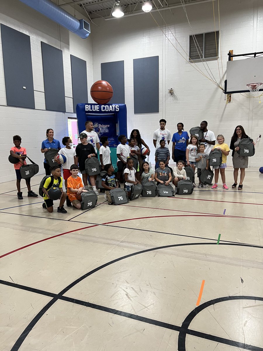 HenryBraderES's tweet photo. The HIGHLIGHT of the week- our Back to School Meet and Greet Event! It was wonderful to see our Brader students and families fill the halls! 
Who else is excited for a new school year?! 💙🐯 
#thisiswhereibelong @ChristinaK12 https://t.co/U4BzOCQVZr