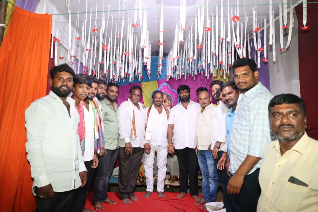 TSR4BJPIndia's tweet photo. సుల్తాన్ పల్లి, శంషాబాద్ లో జరిగిన వినాయకుని పూజ కార్యక్రమంలో పాల్గొనడం జరిగింది.
#BJPCorporator #thokalasrinivasreddy #ganeshpooja #RajendraNagar #mailerdevpally #bjptelangana #Hyderabad https://t.co/0ZR78Bj6yF