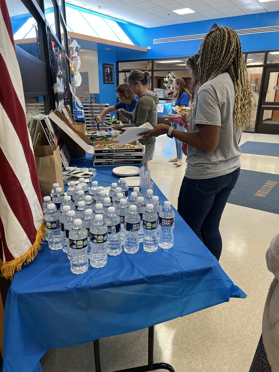 HenryBraderES's tweet photo. Starting off the 22-23 school year with a restorative practices refresher from Mr. Korr, team building activities, connecting with out WHY, and more! 🐯#ChristinaStrong #thisiswhereibelong https://t.co/UsSN5361pM