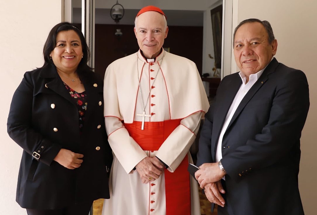 Jesus_ZambranoG's tweet image. Compartimos nuestra mutua preocupación por detener las distintas formas de violencia, el miedo y la inseguridad.
Con la suma de voluntades y los esfuerzos conjuntos de toda la sociedad,siempre estaremos del lado de la gente en la construcción de un México en paz. @ArzobispoAguiar