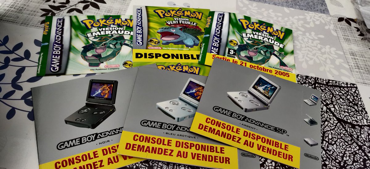 pokemaniakcolle's tweet photo. Promo display box from France
Retweet if you like it ☺️
#promopokemon #gameboy #pokemon #rayquaza #nintendo https://t.co/djatV7FrPA