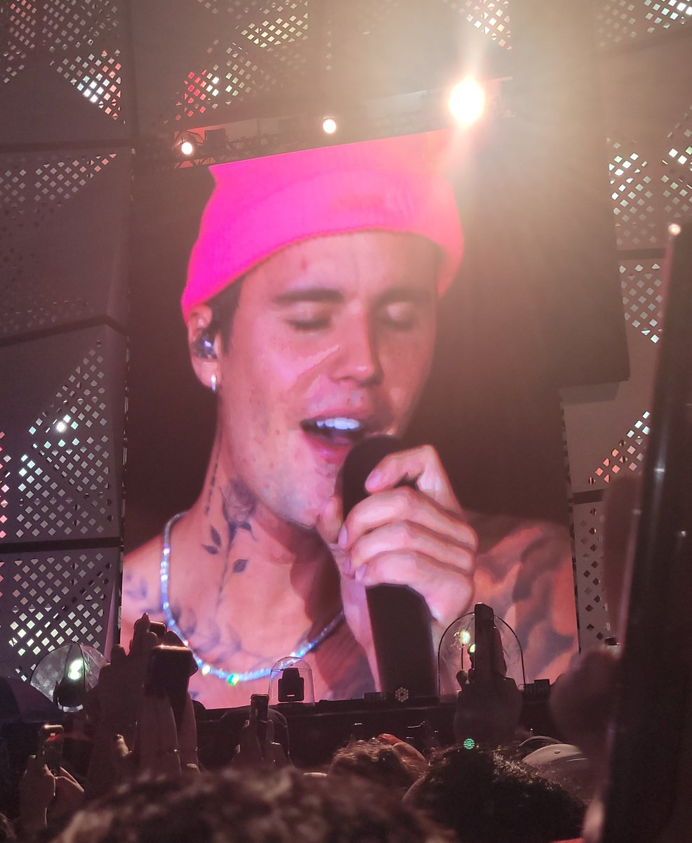 dljbsky's tweet photo. Dia 04/09/22, de fato, foi o dia mais incrível da minha vida!!!!!! @justinbieber @ddlovato vocês são tudo pra mim!😭😭😭😭😭😭😭❤ https://t.co/JqYFlsWVMR