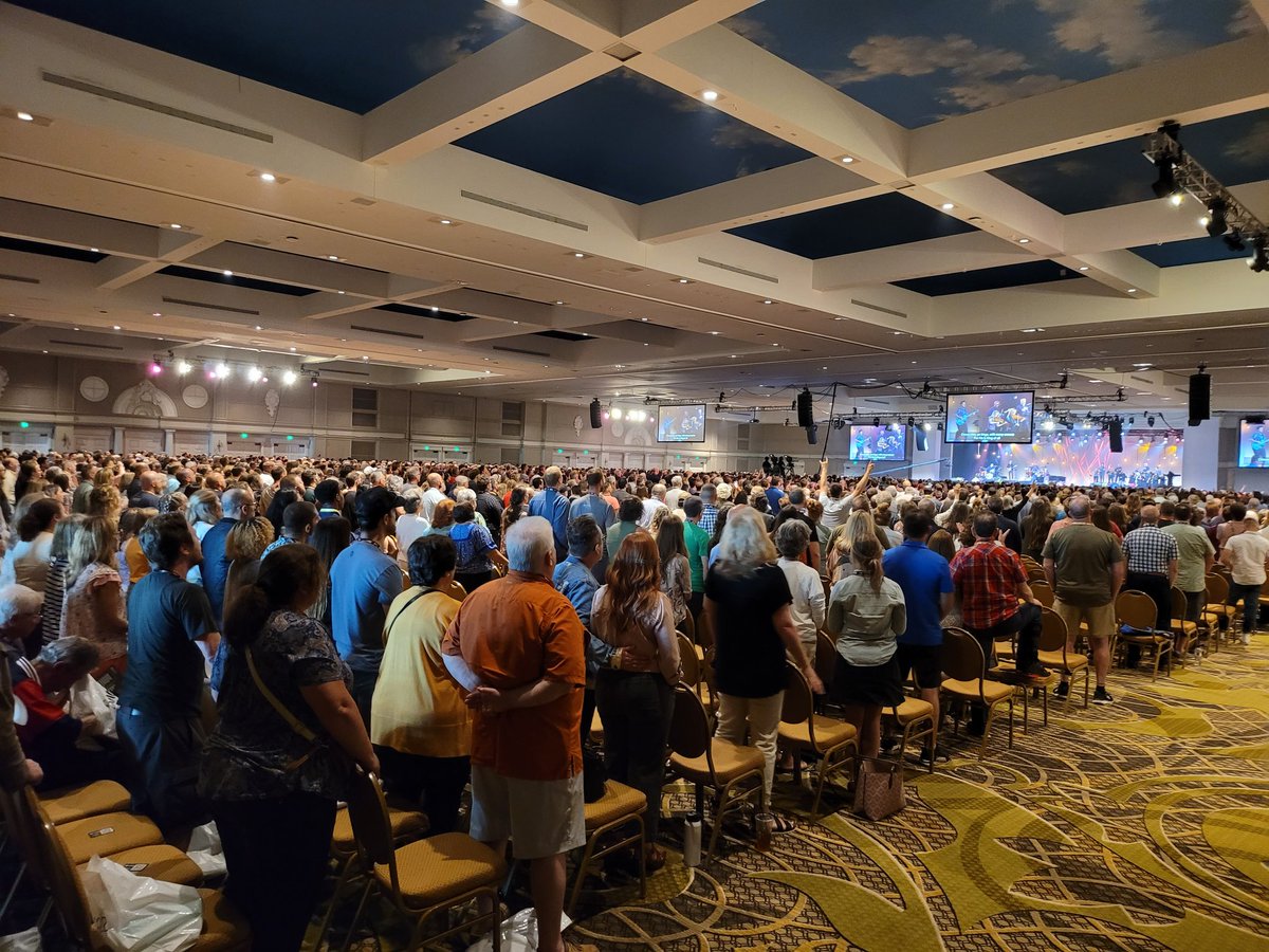 adamjones615's tweet photo. A room full of thousands of saints full-voice singing the name of Jesus... brings me to tears every time. That our gatherings would be this every time till we see Him face to face. #Sing2022 https://t.co/mHHAbquFwo