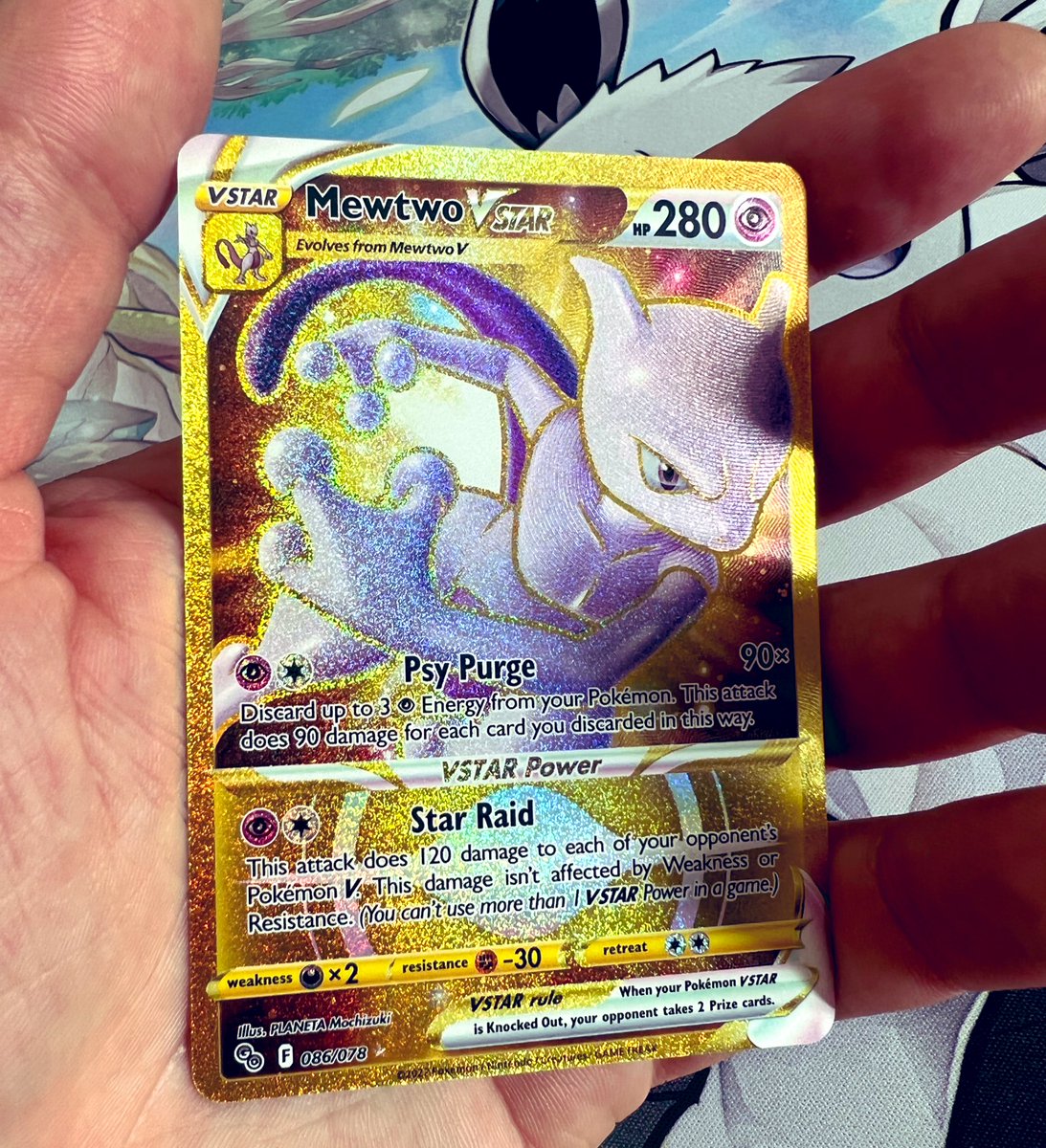 Bigdogg94_'s tweet photo. Today was a good day🔥 Gold Vstar mewtwo from Pokémon go packed🔥 currently priced around £72.
#mewtwo #mewtwoart #mewtwovstar #mewtwovstargold #pokemongo #pokemongocards #eevee #pokémon #pokemontcg #pokemongold #pokemoncommunity #ultrararepokemoncards #pokemoncards #pokémonart https://t.co/oZvFhcEeiC