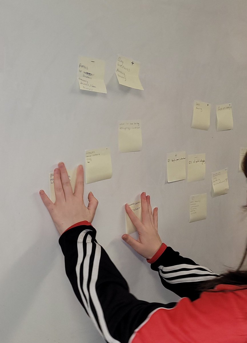 VC_Art1's tweet photo. ***5th year***
Today in the Art room @VirCollege Ms Tynan encouraged #studentvoice using #exittickets as a means to collate information to help support & develop #learningobjectives for the new academic year #collaborative #Feedback #teachingmethodologies ๐จ๐ผ https://t.co/GOwBXjLqSz