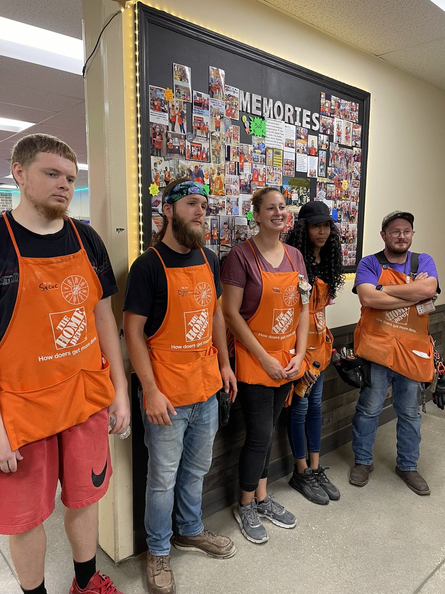 jrp6537HD's tweet photo. This Team of Ofas ( Delivery Team ) is been working super hard having those order of Drywall and Block banded and cover ready to ship every day for our customer DR Horton Thanks Team @jaycglenn @derekfleming @Shirley6380ASDS @TheMighty6951 @titacolina https://t.co/K2O5AyEg5O