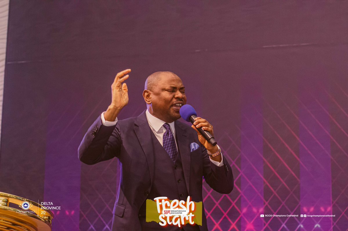 RCCGCCFOFFICIAL's tweet photo. Topic: Fresh Start
Text: Genesis 1: 1-3

Fresh Start means a brand new beginning, new levels, uncommon dimensions and Fresh Laughter.

Ministering: Pastor E.E Emefienim 

#championscathedralfamily #deltaprovince20 #rccg #rccgworldwide #breakthroughencounter #freshstart https://t.co/owAOeQPm35