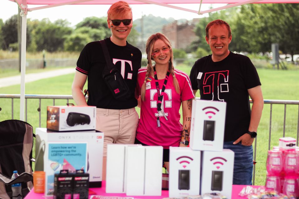 AmandaCVirginia's tweet photo. One of our Mobile Experts was able to capture a few moments from our event with Hill City Pride Saturday. We had a lot of fun getting to know our customers &amp; even welcoming some new ones to the Uncarrier!! @TMobile #TMobile #SMRA #AllIn #628f https://t.co/AvWRSUiFjX