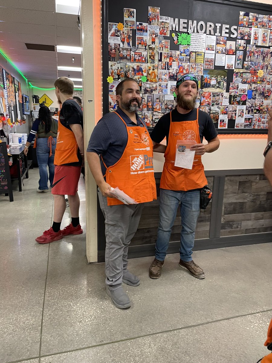 jrp6537HD's tweet photo. This Team of Ofas ( Delivery Team ) is been working super hard having those order of Drywall and Block banded and cover ready to ship every day for our customer DR Horton Thanks Team @jaycglenn @derekfleming @Shirley6380ASDS @TheMighty6951 @titacolina https://t.co/kNPRCIeBZ7