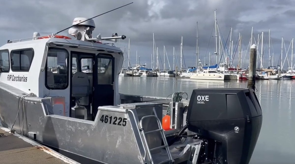 btb_marine's tweet photo. A few more pics of @btb_marine's latest new-build 750ULR ultra long range workboat powered by a 300hp @OXEDiesel outboard engine, giving 32 knots at 3800 rpm. At 22 knots cruising speed, the ULR has a range of 680 nautical miles per 600l tank of diesel.
#ultralongrange #workboat https://t.co/cHQGVJ3cxW