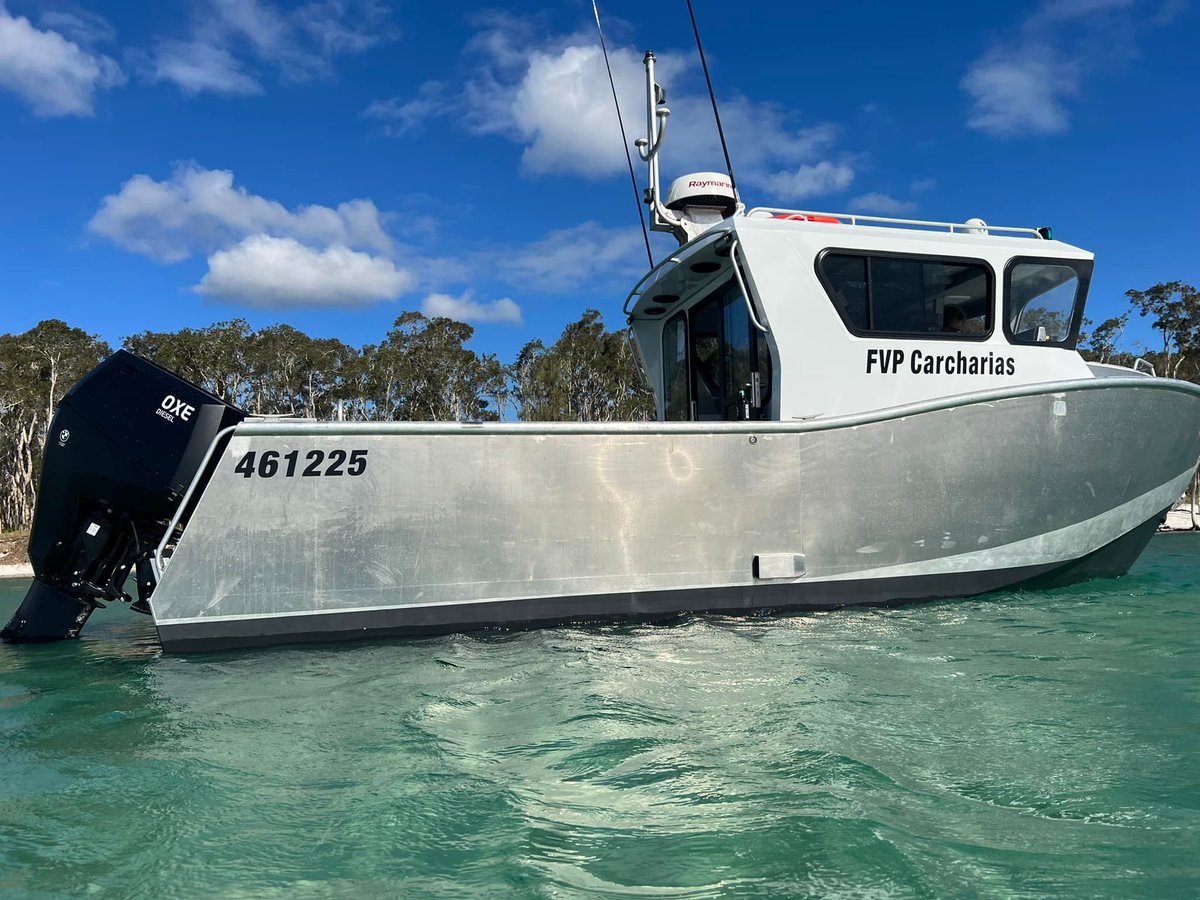 btb_marine's tweet photo. A few more pics of @btb_marine's latest new-build 750ULR ultra long range workboat powered by a 300hp @OXEDiesel outboard engine, giving 32 knots at 3800 rpm. At 22 knots cruising speed, the ULR has a range of 680 nautical miles per 600l tank of diesel.
#ultralongrange #workboat https://t.co/cHQGVJ3cxW