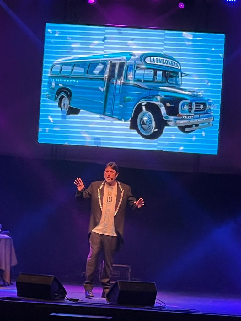 RobertoRamasso's tweet photo. Presentamos al @flacopailosOK y su #PailonetadelHumor en #Mendoza #show #CineDucal #show #stand #standup https://t.co/tVai5ezGdH