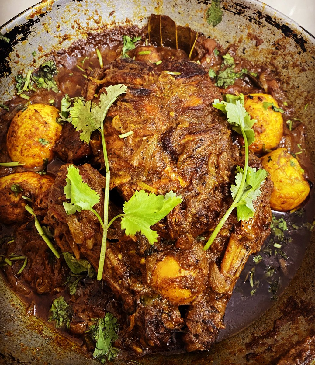 NishantSingh_in's tweet photo. #MurgMusallam by yours truly 😊
#FullChicken #Nonveg #SpicyChicken https://t.co/nyh3Fk4F7c
