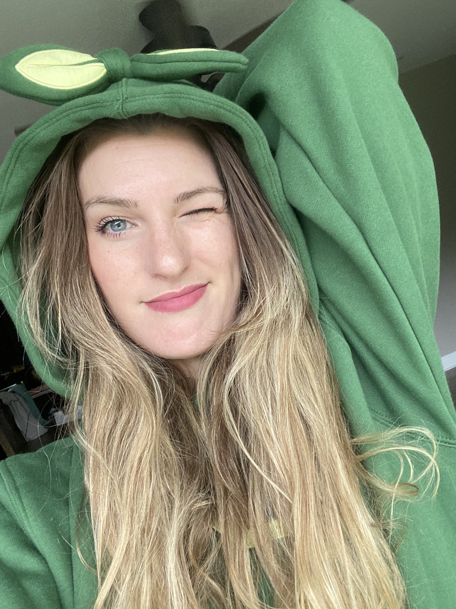 SHOWGIRL FOX ❤️‍🔥🦊 tweet media