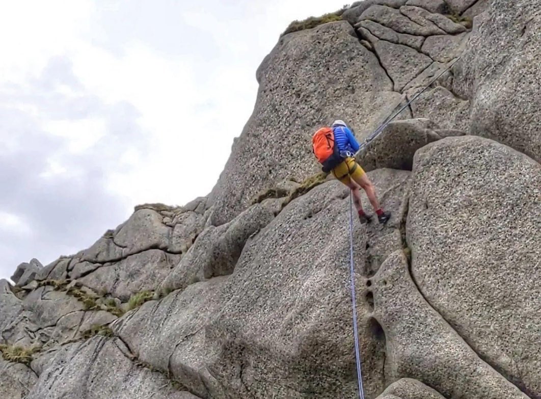 adventurerab72's tweet photo. A’Chir ridge traverse in arran on friday was amazing! Sustained exposed scrambling and down climbing. Thankfully got on a rope for the 25metre abseil 😂 https://t.co/rD0vZzpoot
