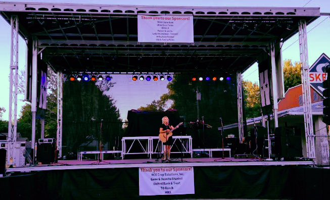 MorganWilkMusic's tweet photo. My Labor Day weekend included performing an acoustic set in Palmer! It’s not much work when it means everything to you to get to do it!  
#morganwilkmusic  #kansas #singersongwriter 
😍❤️🎶🎵🎶🎵🎶🎵 https://t.co/u0s0awUY1r