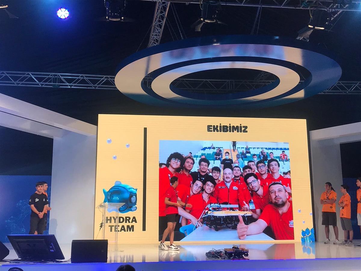 🚀 Dünyanın en büyük havacılık, uzay ve teknoloji festivali TEKNOFEST'te Erzurum Bahçeşehir Koleji öğrencileri "İnsansız Su Altı Sistemleri Yarışması" kategorisinde 1️⃣. olmuştur. 

Öğrencilerimizi ve emeği geçen öğretmenlerimizi tebrik ediyoruz.👏👏
<a href="/tcmeb/">Millî Eğitim Bakanlığı</a> 
<a href="/skaygusuz/">Salih Kaygusuz</a>