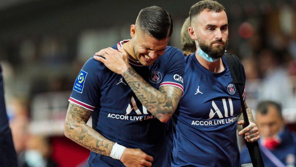 biansoifer10's tweet photo. Entonces, se forma el dilema #Icardi (?)🤌🏻:
1️⃣Su sueldo es de $10M, y no cualquier club está dispuesto a afrontarlo.
2️⃣En la última temporada con Pochettino tampoco sumó tantos minutos, pues peleaba la posición con Messi, Mbappé, Neymar y si se quiere, Di María. https://t.co/RPfseSFqGG
