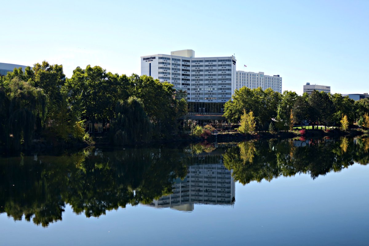 Wishing you all a relaxing and enjoyable Labor Day! How do you plan on celebrating? 

#laborday #spokanewa #visitspokane #DoubleTreeSpokane