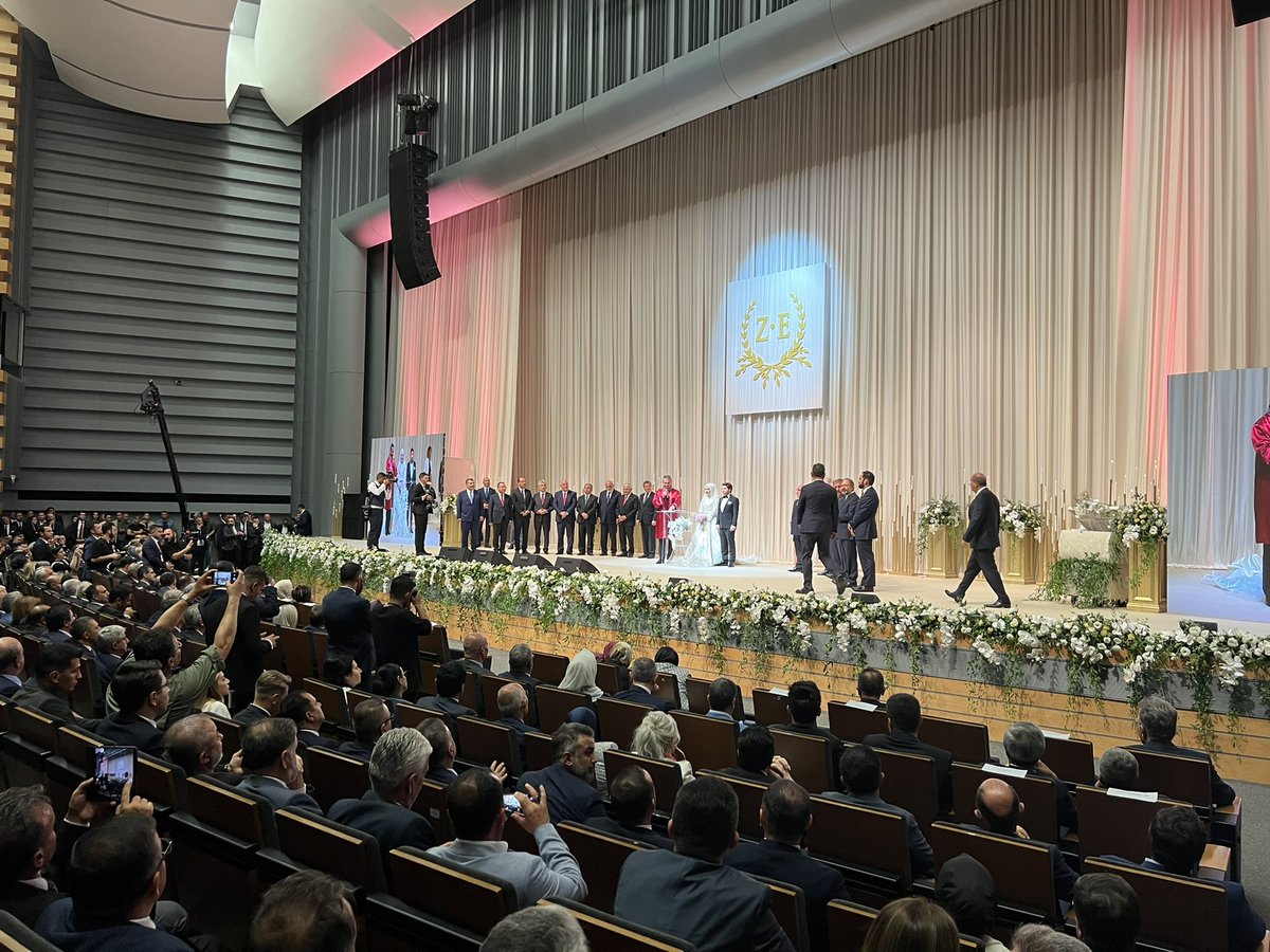 Cumhurbaşkanı Yardımcımız Sayın 
Fuat OKTAY’ın 
oğlunun nikah merasiminden..
