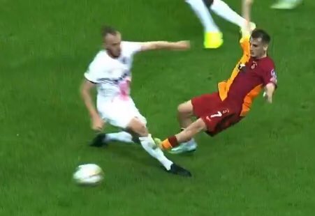 Abdülkerime verilen kırmızıyı buna sayın algıcı gs liler