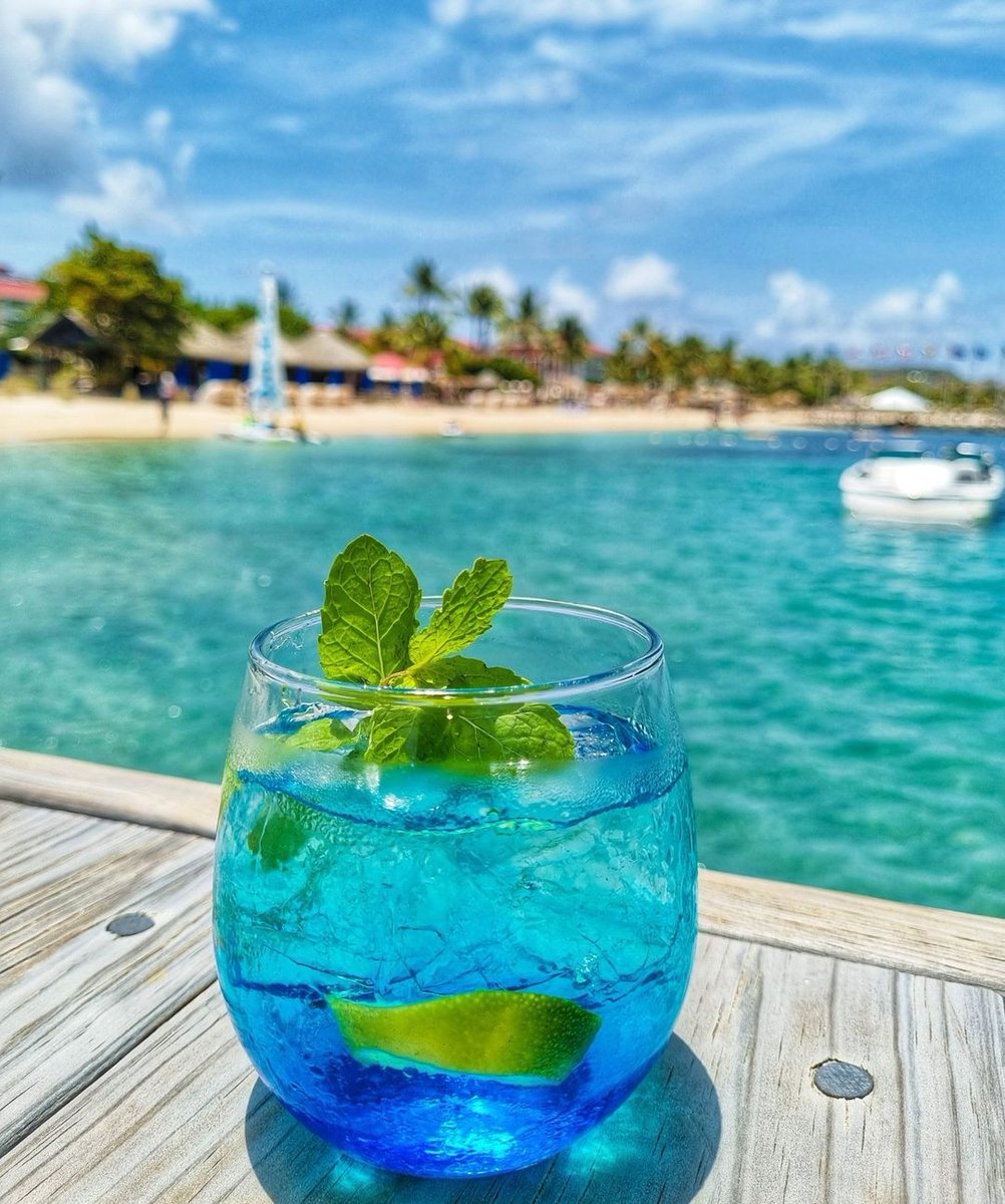 Happy #LabourDay!

Today's a day to relax and unwind, so grab a drink or two and enjoy 🥳

📸 @sandalsgrandestlucian

#TravelSaintLucia #LetHerInspireYou #SaintLucia #caribbean #travel