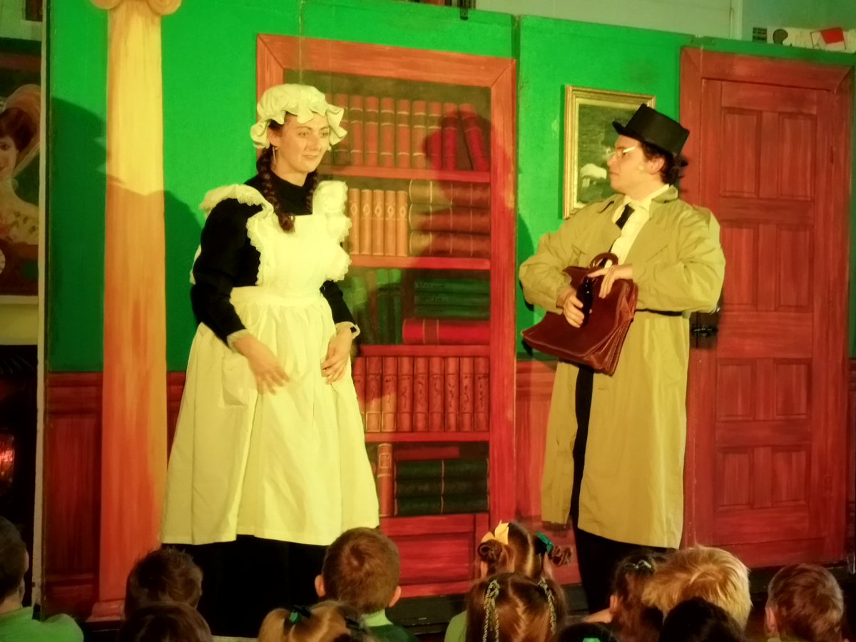 penarlag_cp's tweet photo. We had a great start to the school year with a theatre company in school today performing The Secret Garden. https://t.co/hxgKKaq5ta