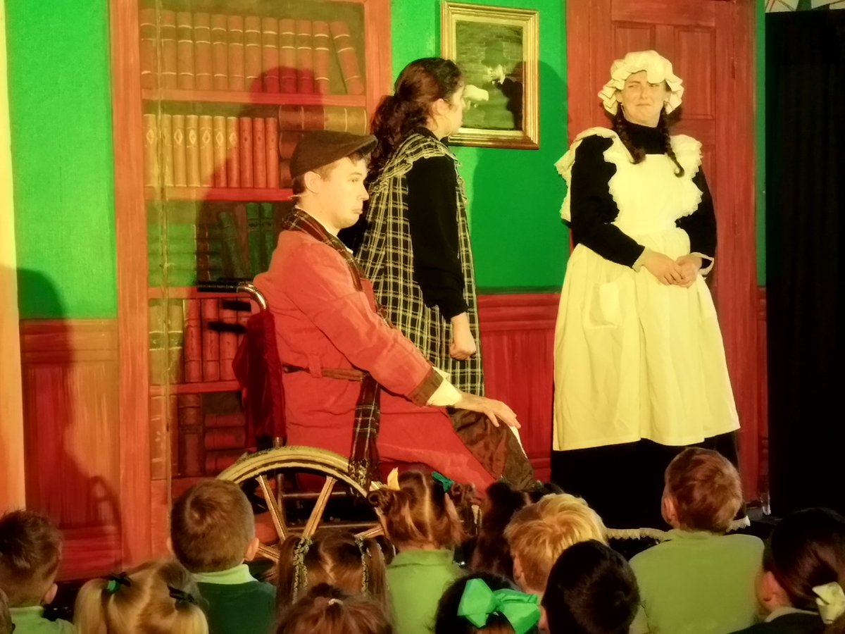 penarlag_cp's tweet photo. We had a great start to the school year with a theatre company in school today performing The Secret Garden. https://t.co/hxgKKaq5ta
