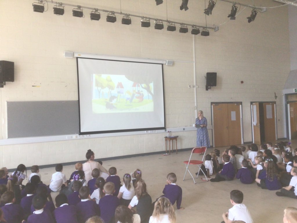 Educ8ingInHeels's tweet photo. During our P1-3 Assembly we talked about the #UNCRC & what #Article24 looks like @StMonicaMilton 🏫 @MrsBuckley123 was delighted to announce our #PupilsOfTheWeek and I had the honour of leading the birthday singing 🌟🎂🎶 #SchoolCommunity #EffectiveContributors #RRSA #SilverAware https://t.co/HpRiDtcNNQ