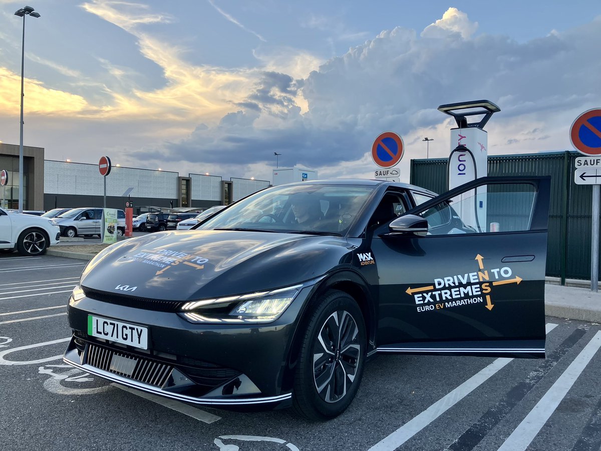 driventoextreme's tweet photo. Last charge before the night sets in - once again with the excellent @IONITY_EU.
#KiaEV6 #MovementThatInspires #Kia #DrivenToExtremes #EuroEVMarathon https://t.co/S0fJhweEYs