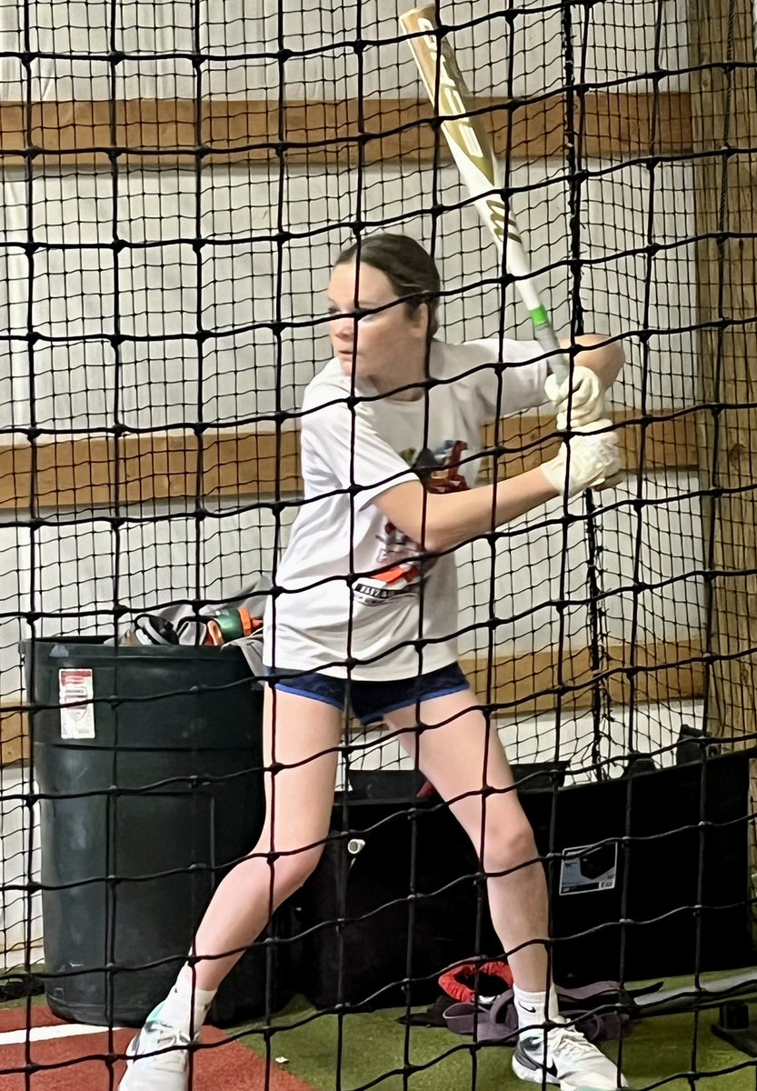 CarleighAllen's tweet photo. Working on the swing this Labor Day weekend. First time with the new @MarucciDugout @maruccisoftball @MarucciSports Echo bat. Love the light, balanced feel through the zone
#reptheK #powerslapper #maruccifoundersclub https://t.co/dJt3k7v8rl