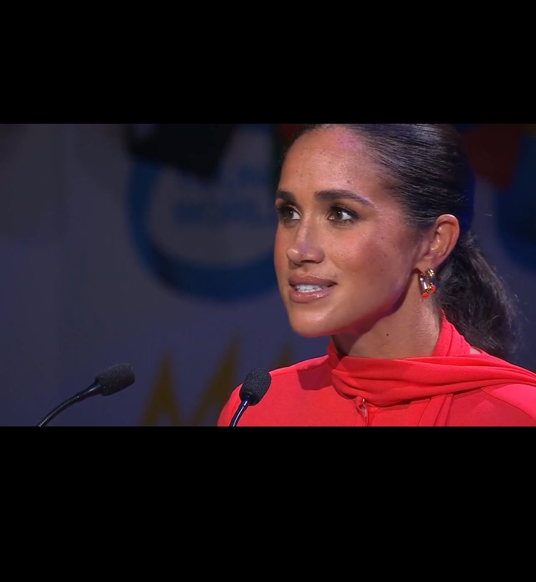 jamila_mayanja's tweet photo. #OYW2022 opening ceremony and the duchess is here. "Your time is now to create a better tomorrow" and official declares the summit open. #EnterpriseForPeace2022 #smartgirlsug #mtngirlswithtoolsug #Manchester https://t.co/HvlMNa6vwK