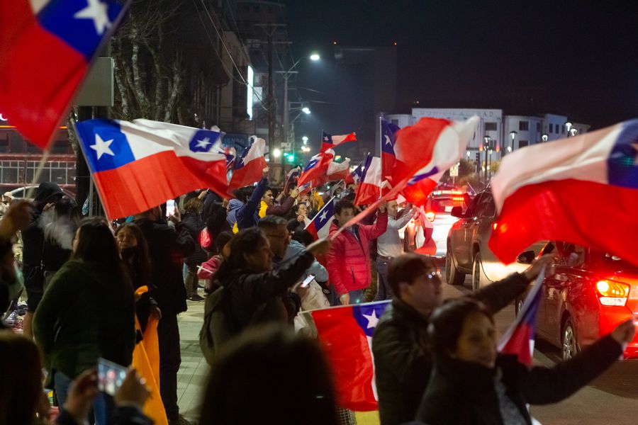 latercera's tweet photo. 🔴#LaTerceraPM | Columna de Pablo Ortúzar: No eran sus votitos https://t.co/7Nu7kxkAC9 https://t.co/Egih8LtXrA
