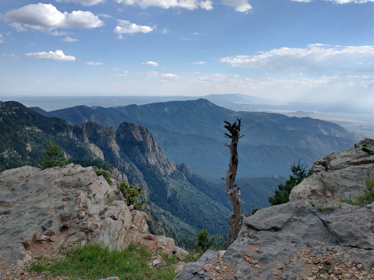 MkunoLab's tweet photo. Sandia Mountains, Albuquerque, NM https://t.co/hHkRyC1Yha