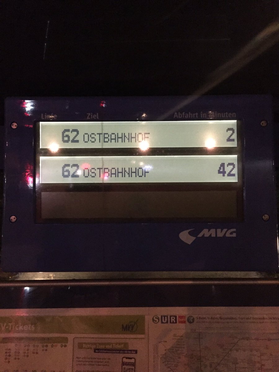 schubertandi's tweet image. 21.10 Uhr in München. Was vom Takt 10 bis 10 übrig blieb. Hauptsache, alle schreien nach fast kostenlosen Tickets.