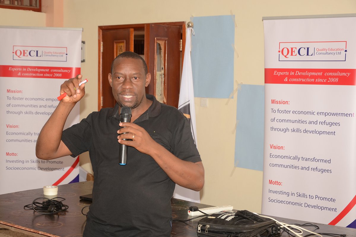 QECL_LTD's tweet photo. Mr Fredrick Muhangazi ,Livelihood expert from @MAAIF_Uganda  in partnership with Team @QECL_LTD during Business skills training for vendors of Busega Market funded by @UNRA_UG  and @AfDB_Group https://t.co/W4xD3jIWZX